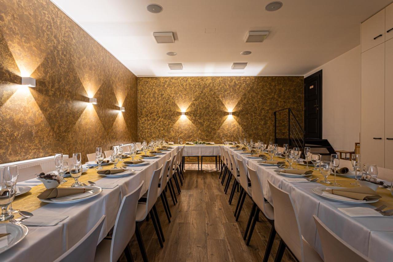 Hotel Jordanek Opočno Екстериор снимка