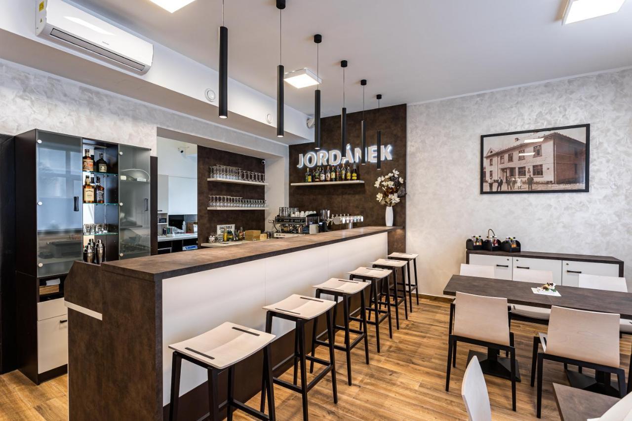 Hotel Jordanek Opočno Екстериор снимка
