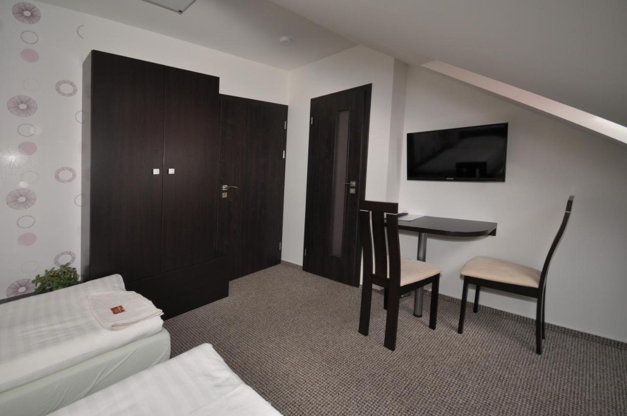 Hotel Jordanek Opočno Екстериор снимка