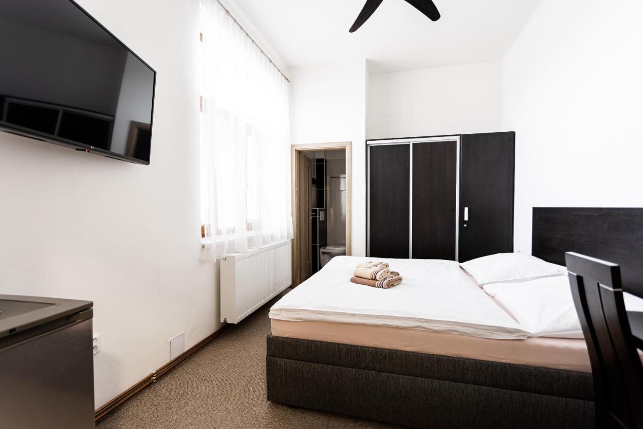 Hotel Jordanek Opočno Екстериор снимка