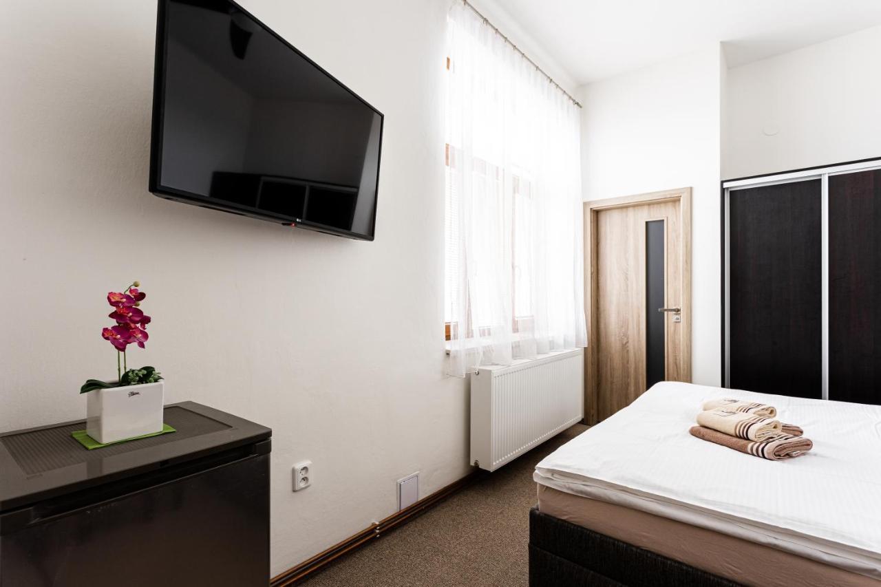 Hotel Jordanek Opočno Екстериор снимка