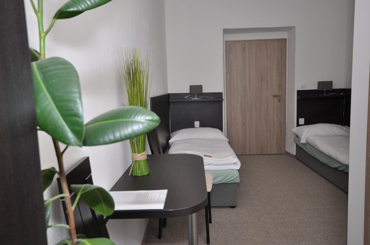 Hotel Jordanek Opočno Екстериор снимка