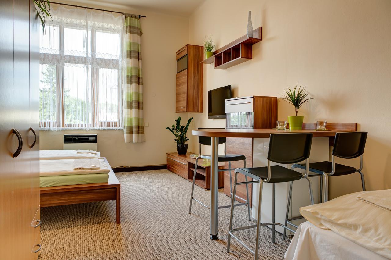 Hotel Jordanek Opočno Екстериор снимка
