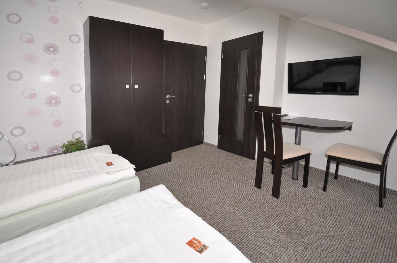 Hotel Jordanek Opočno Екстериор снимка