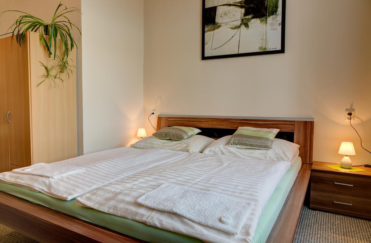Hotel Jordanek Opočno Екстериор снимка
