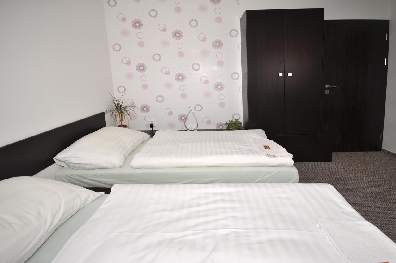 Hotel Jordanek Opočno Екстериор снимка
