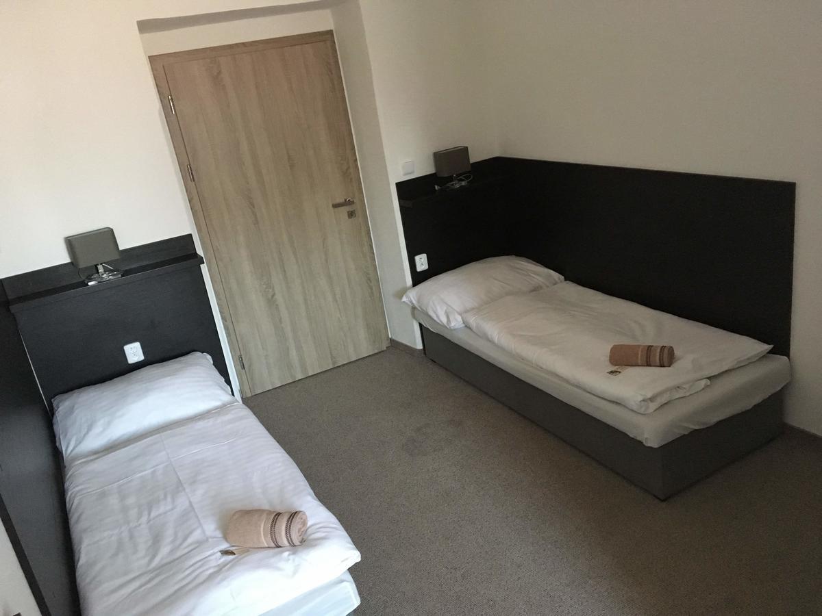 Hotel Jordanek Opočno Екстериор снимка