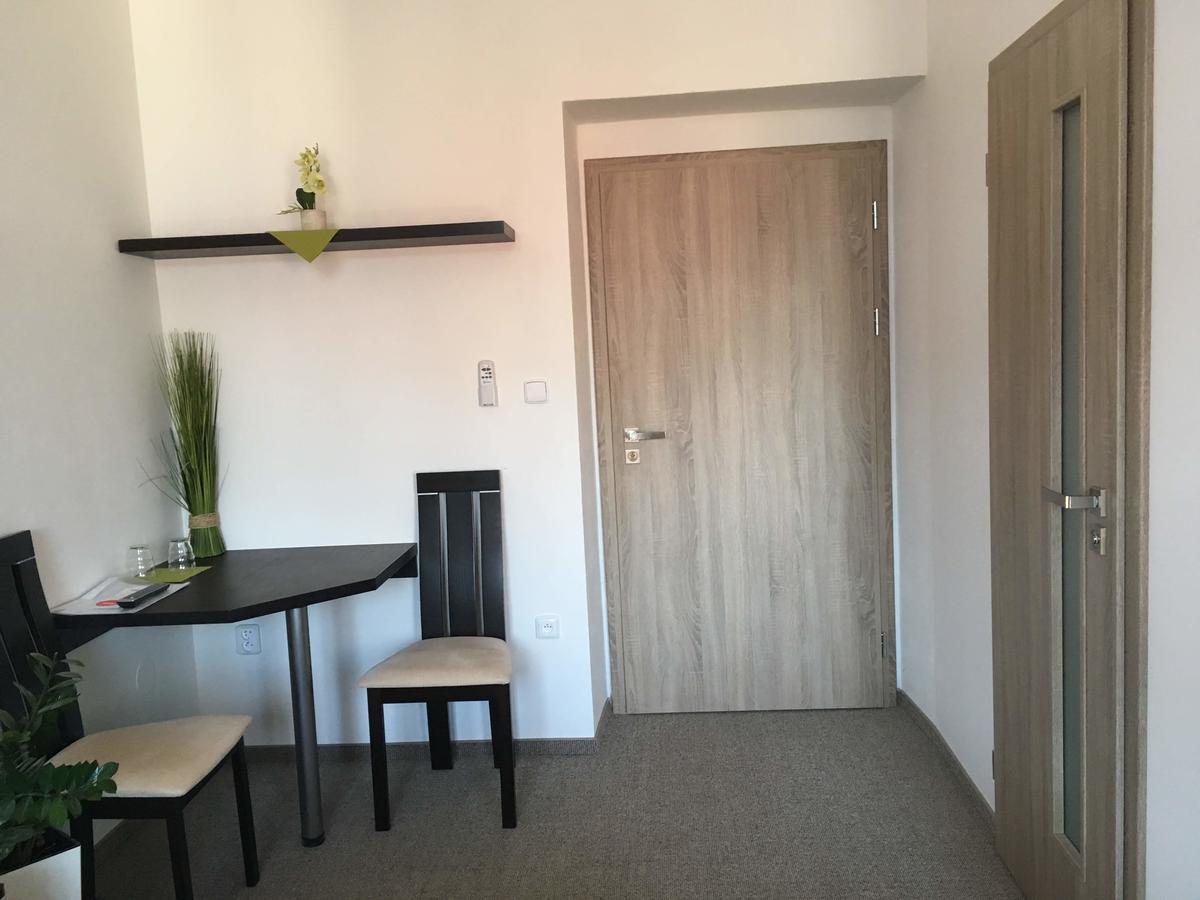 Hotel Jordanek Opočno Екстериор снимка