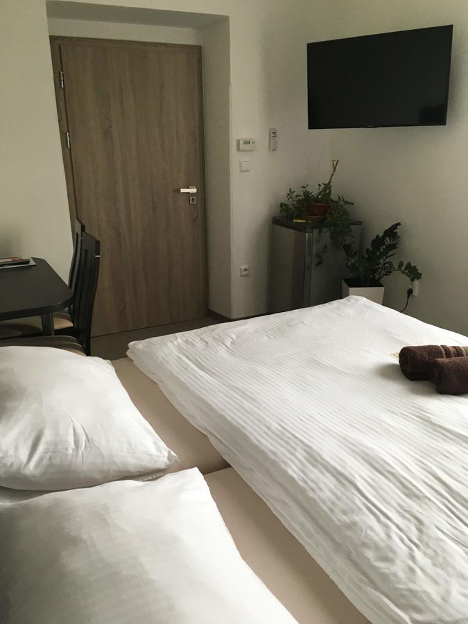 Hotel Jordanek Opočno Екстериор снимка