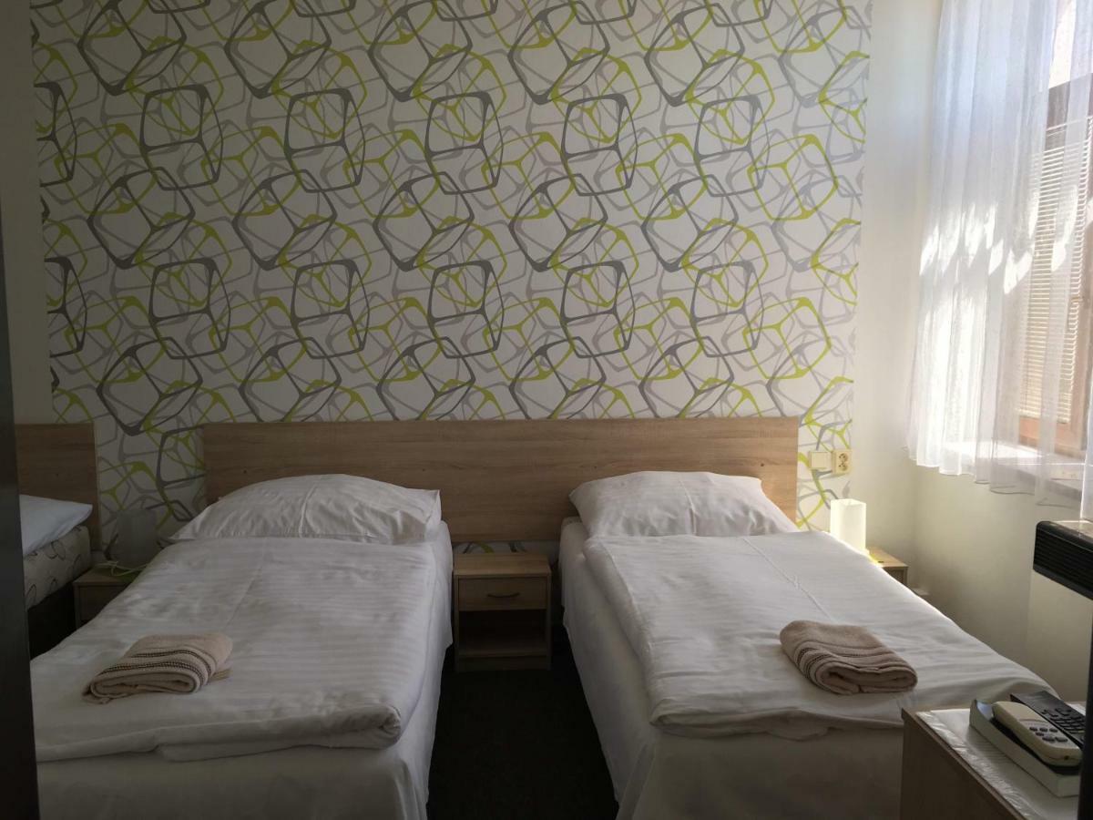 Hotel Jordanek Opočno Екстериор снимка