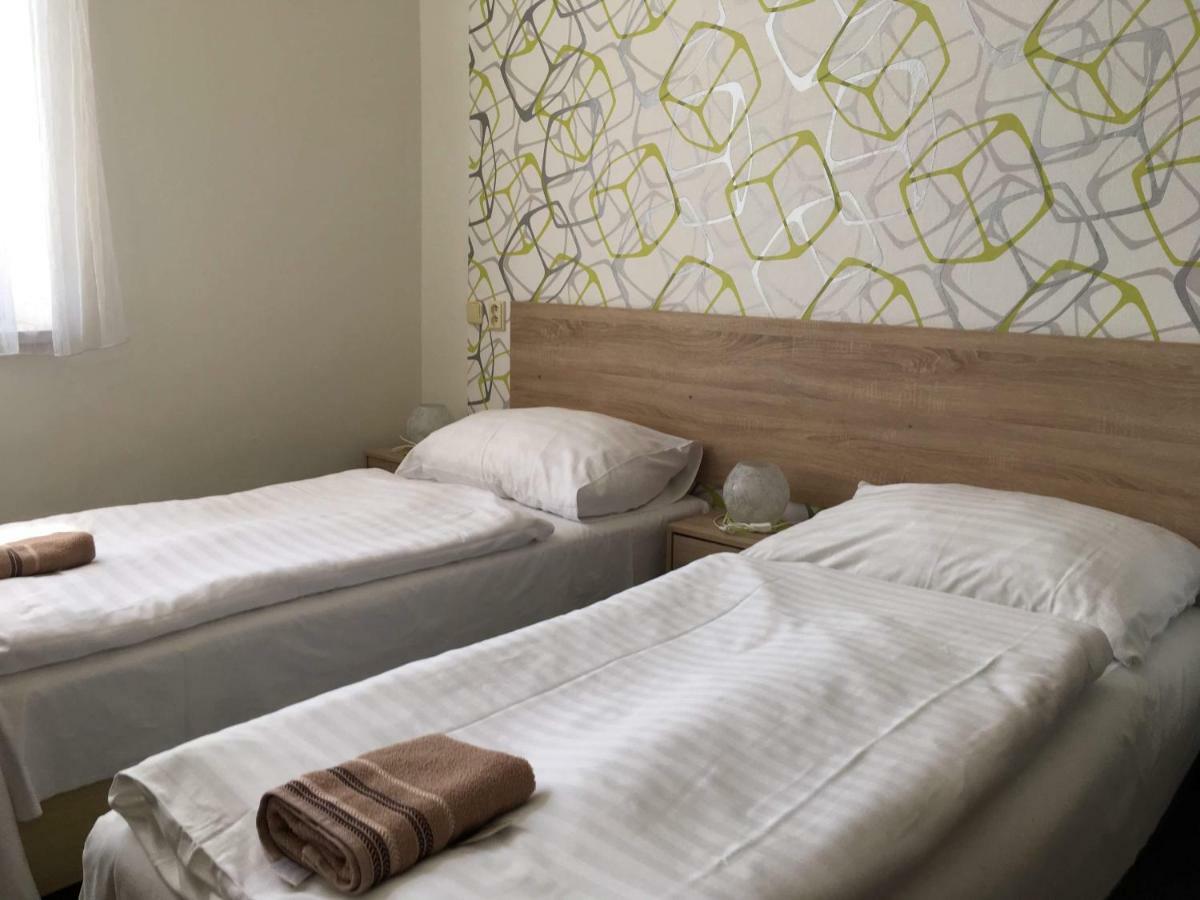 Hotel Jordanek Opočno Екстериор снимка