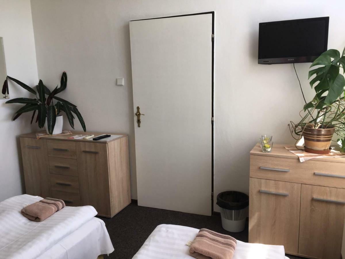Hotel Jordanek Opočno Екстериор снимка
